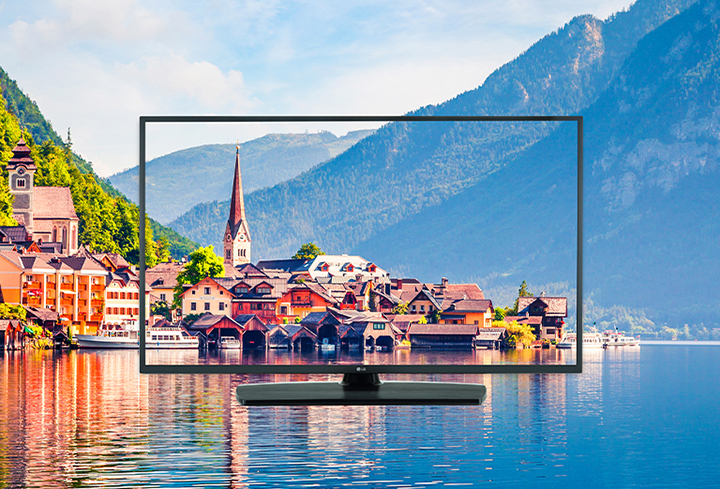 The scenery displayed on the TV screen is vividly expressed, appearing as if it were real.