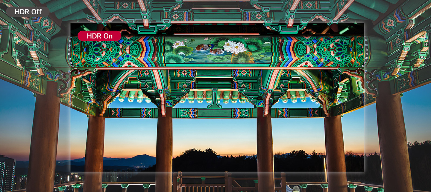 The brilliant and colorful traditional Korean patterns are more vivid and delicate on the HDR On screen than on the HDR Off screen.