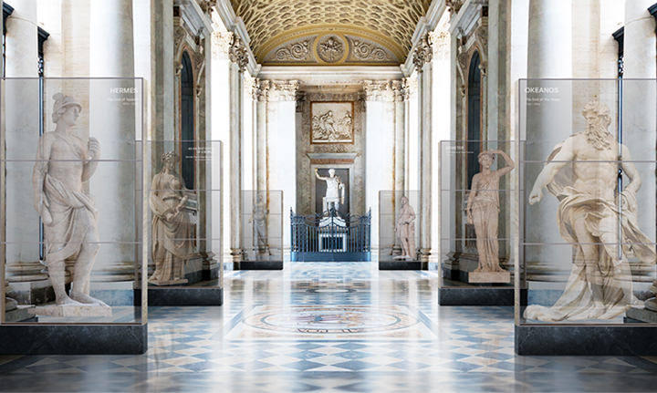 Transparent OLED screens are installed on both sides of the corridors in the museum. The screens display images of ancient statues along with information about them, with three 55EW5P-M stacked vertically to form the display.